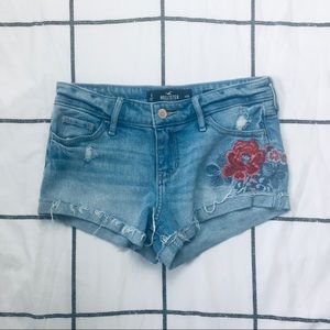 ✰ hollister denim low rise shorts w embroidery